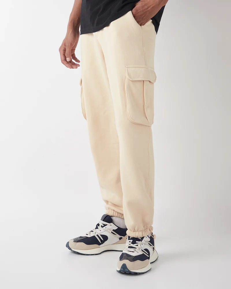 بيواكوف Men's Beige Oversized Brushed Cargo Joggers